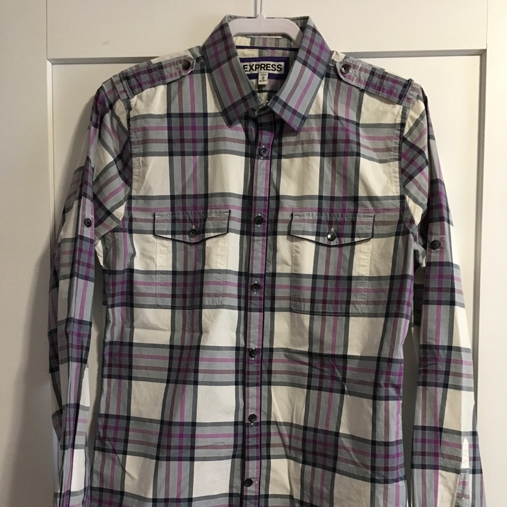 Like new Express men’s dress shirt.